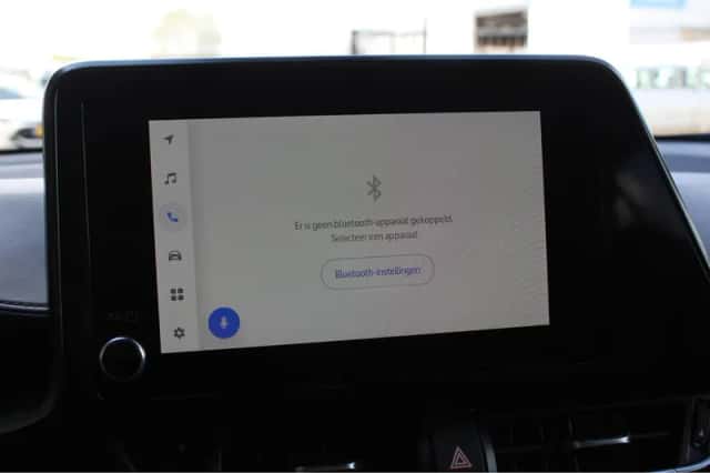 Toyota C-HR (2022) thumbnail 27