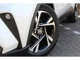 Toyota C-HR (2022) thumbnail 7