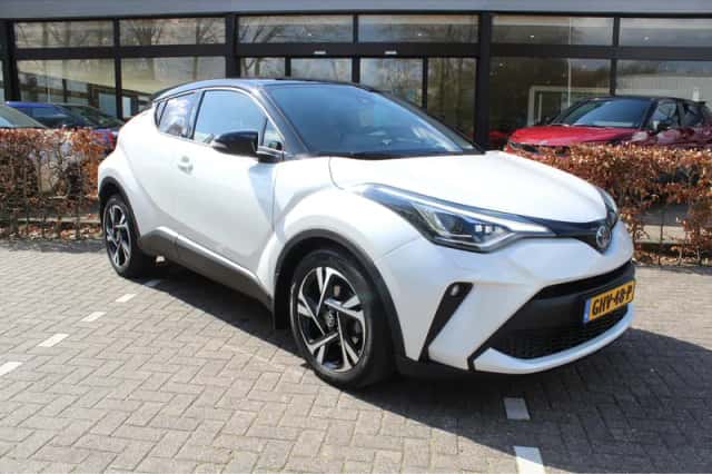 Toyota C-HR (2022) thumbnail 8