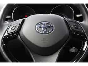 Toyota C-HR (2023) thumbnail 18