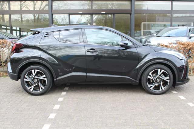 Toyota C-HR (2023) thumbnail 7