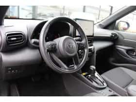 Toyota Yaris (2025) thumbnail 2