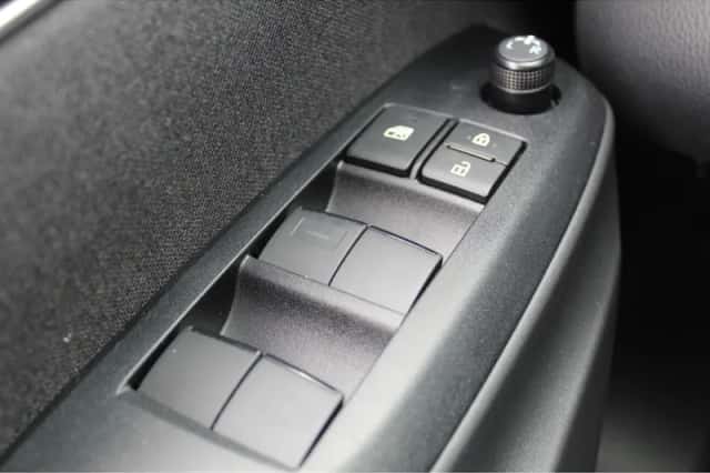 Toyota Yaris (2025) thumbnail 24