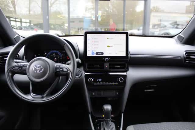 Toyota Yaris (2025) thumbnail 4