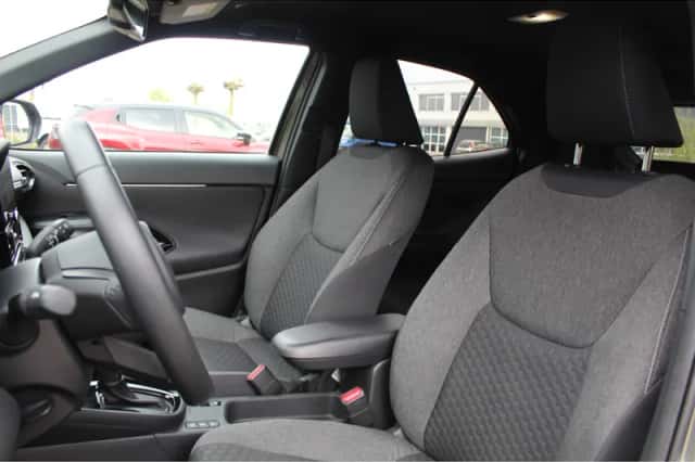 Toyota Yaris (2025) thumbnail 8