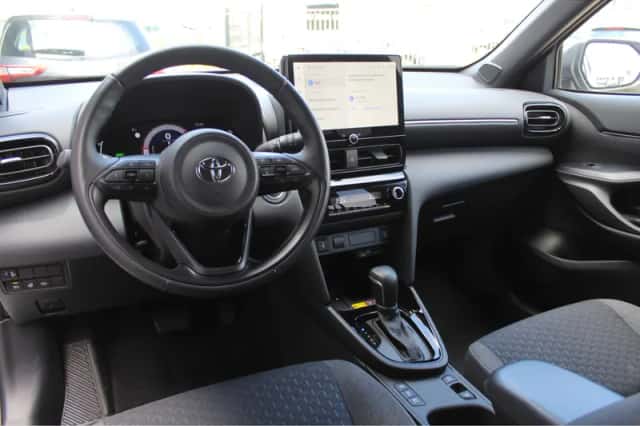 Toyota Yaris (2025) thumbnail 2