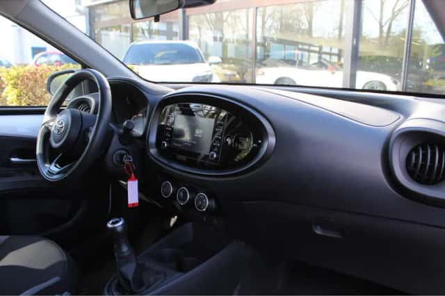 Toyota Aygo (2023) thumbnail 4