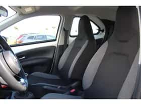 Toyota Aygo (2023) thumbnail 6