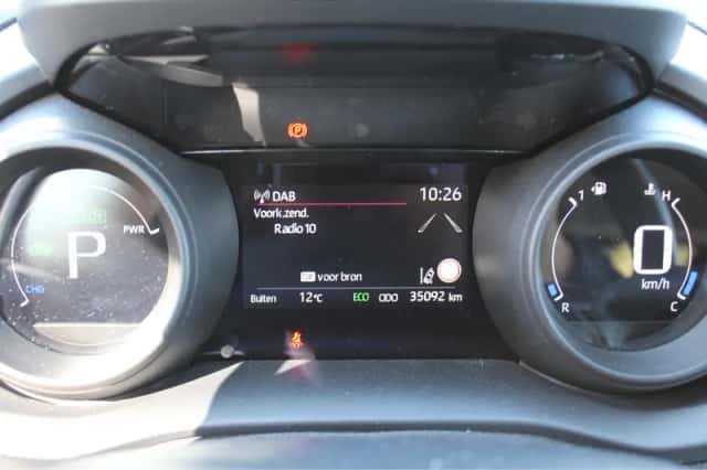 Toyota Yaris (2022) thumbnail 16