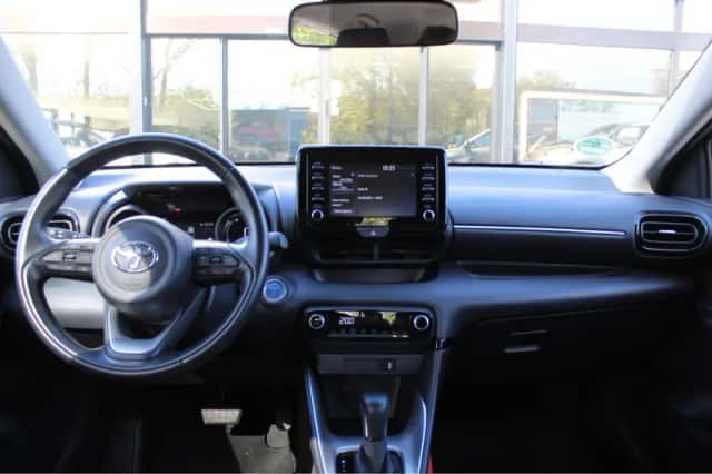 Toyota Yaris (2022) thumbnail 4