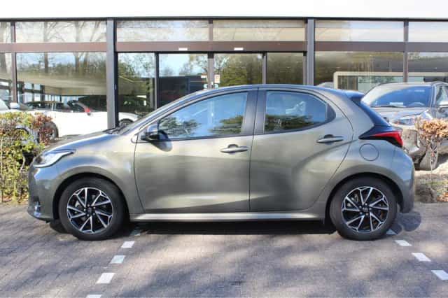 Toyota Yaris (2022) thumbnail 5