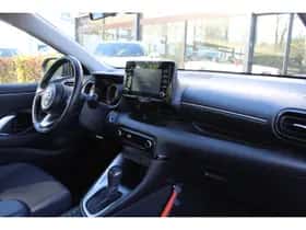 Toyota Yaris (2022) thumbnail 6