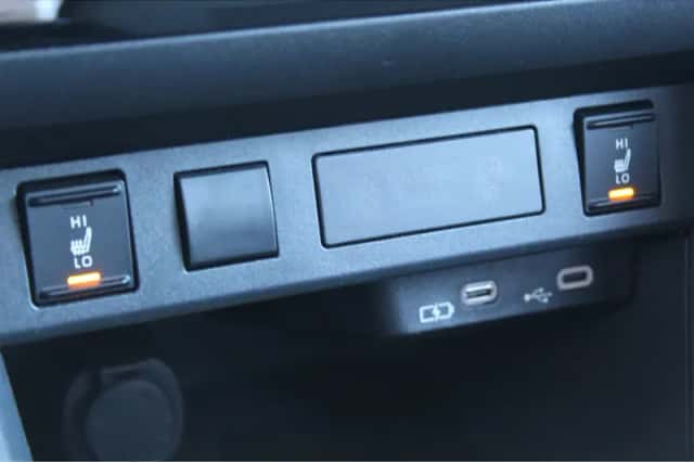 Toyota Yaris (2025) thumbnail 4
