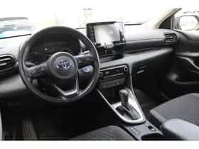 Toyota Yaris (2023) thumbnail 2