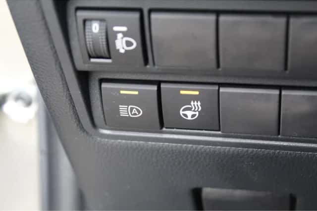 Toyota Yaris (2023) thumbnail 12