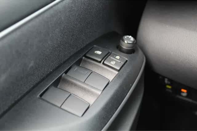 Toyota Yaris (2023) thumbnail 19