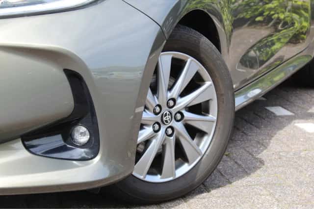 Toyota Yaris (2023) thumbnail 5