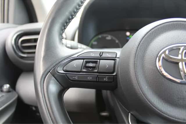 Toyota Yaris (2023) thumbnail 10