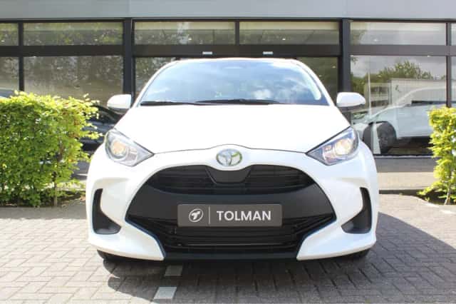 Toyota Yaris (2025) thumbnail 3