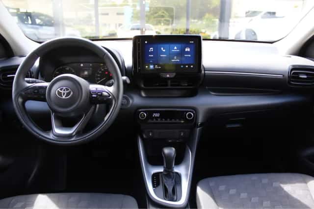 Toyota Yaris (2025) thumbnail 4