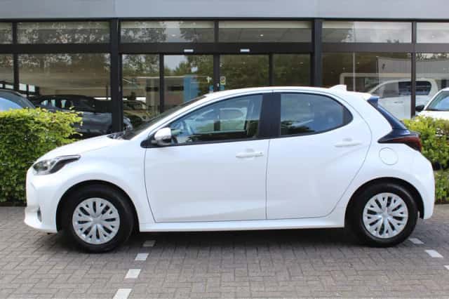 Toyota Yaris (2025) thumbnail 5