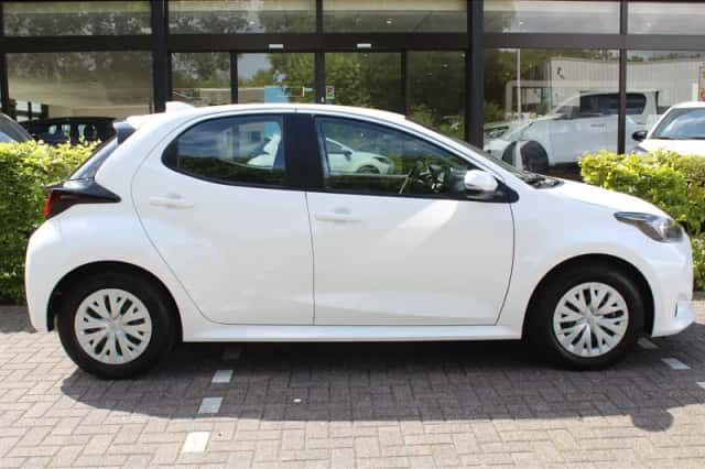 Toyota Yaris (2025) thumbnail 7