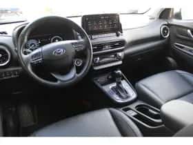 Hyundai Kona (2021) thumbnail 2