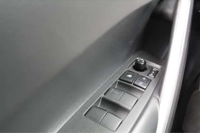 Toyota Corolla (2023) thumbnail 18