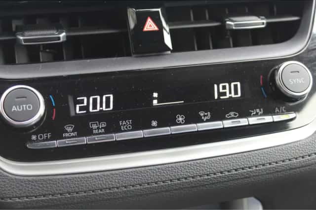 Toyota Corolla (2023) thumbnail 5