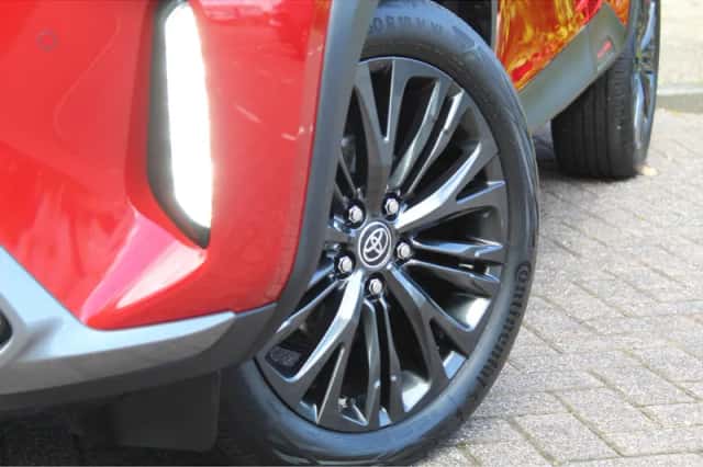 Toyota Yaris (2023) thumbnail 3