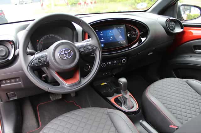 Toyota Aygo (2022) thumbnail 2