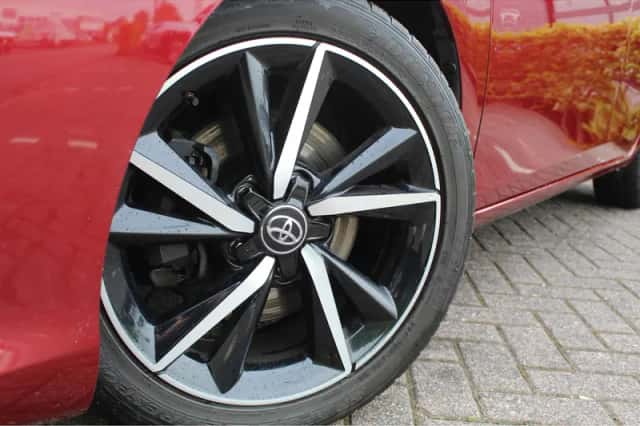 Toyota Auris (2018) thumbnail 11