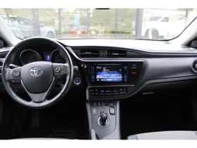 Toyota Auris (2018) thumbnail 4