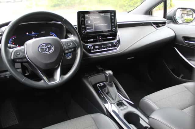 Toyota Corolla (2022) thumbnail 2