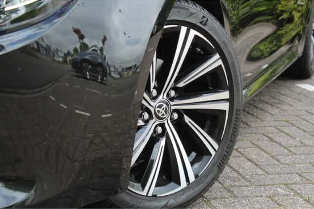 Toyota Corolla (2022) thumbnail 4
