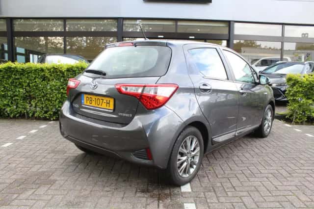 Toyota Yaris (2017) thumbnail 14