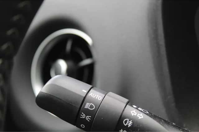 Toyota Yaris (2017) thumbnail 18