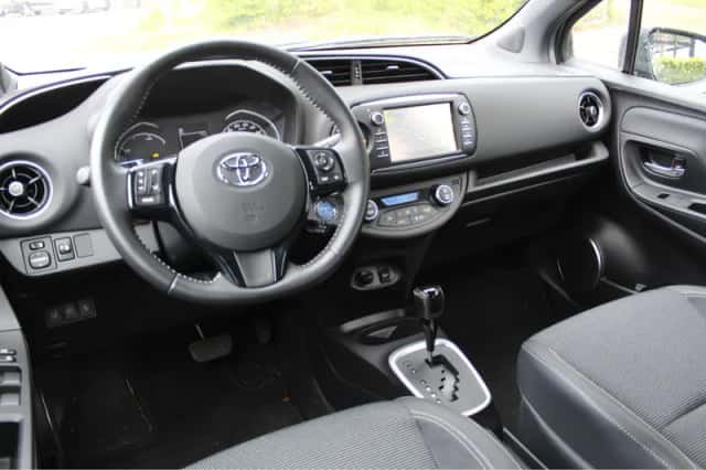 Toyota Yaris (2017) thumbnail 7