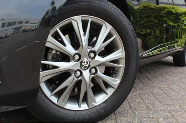 Toyota Yaris (2018) thumbnail 13