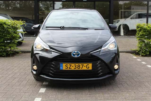 Toyota Yaris (2018) thumbnail 3