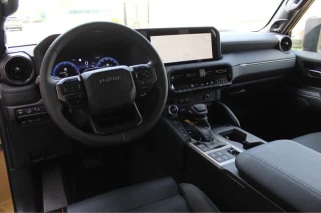 Toyota Land (2024) thumbnail 9