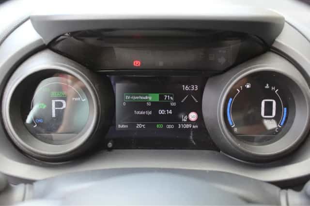 Toyota Yaris (2023) thumbnail 17