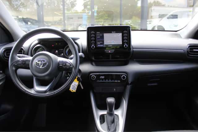 Toyota Yaris (2023) thumbnail 4