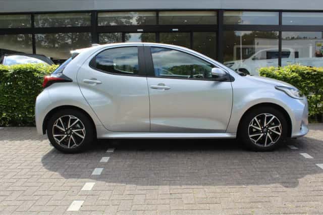 Toyota Yaris (2023) thumbnail 7