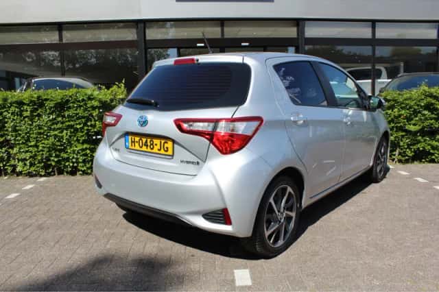 Toyota Yaris (2019) thumbnail 17
