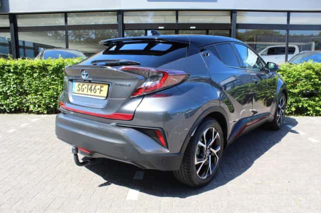 Toyota C-HR (2017) thumbnail 14
