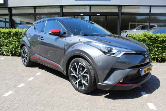 Toyota C-HR (2017) thumbnail 7