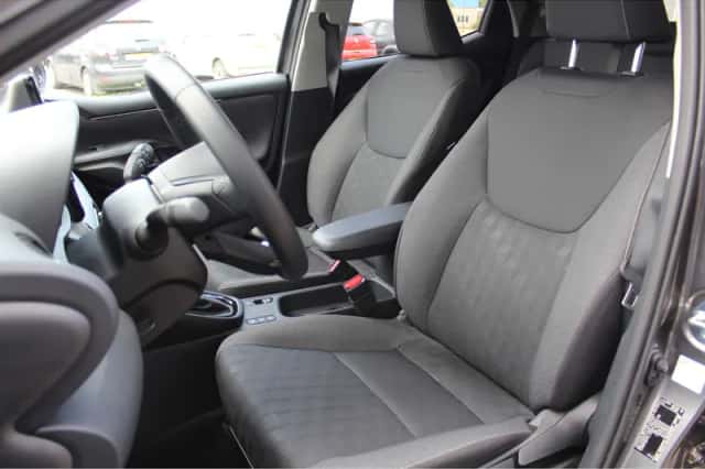 Toyota Yaris (2024) thumbnail 2