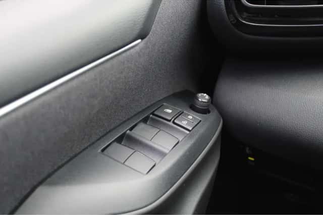 Toyota Yaris (2024) thumbnail 11