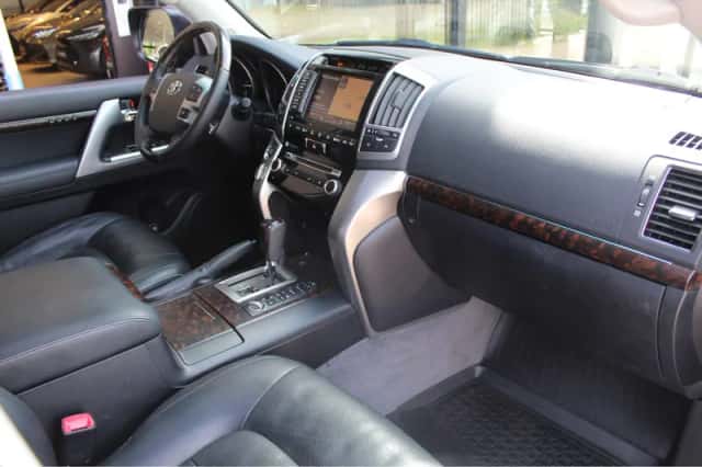 Toyota Land (2013) thumbnail 2